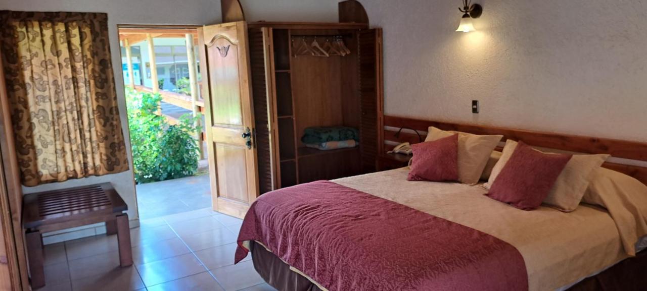 Hotel Puku Vai Hanga Roa Extérieur photo