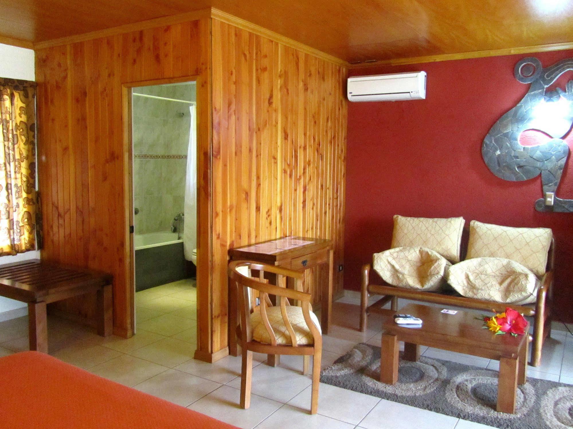 Hotel Puku Vai Hanga Roa Extérieur photo