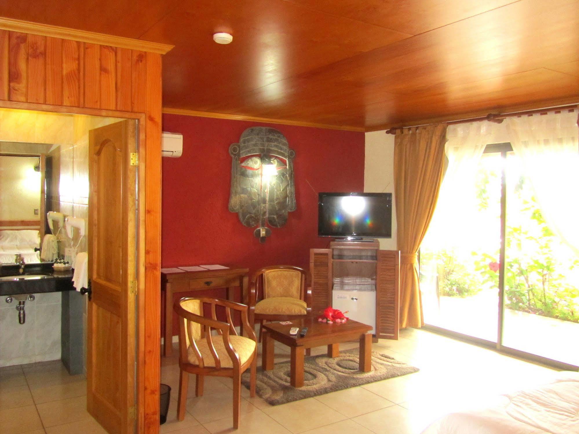 Hotel Puku Vai Hanga Roa Extérieur photo